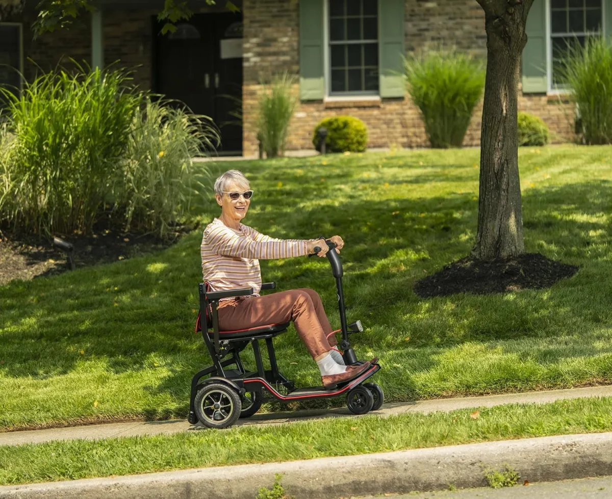 Feather Ultra-lightweight Folding Scooter - Image 15