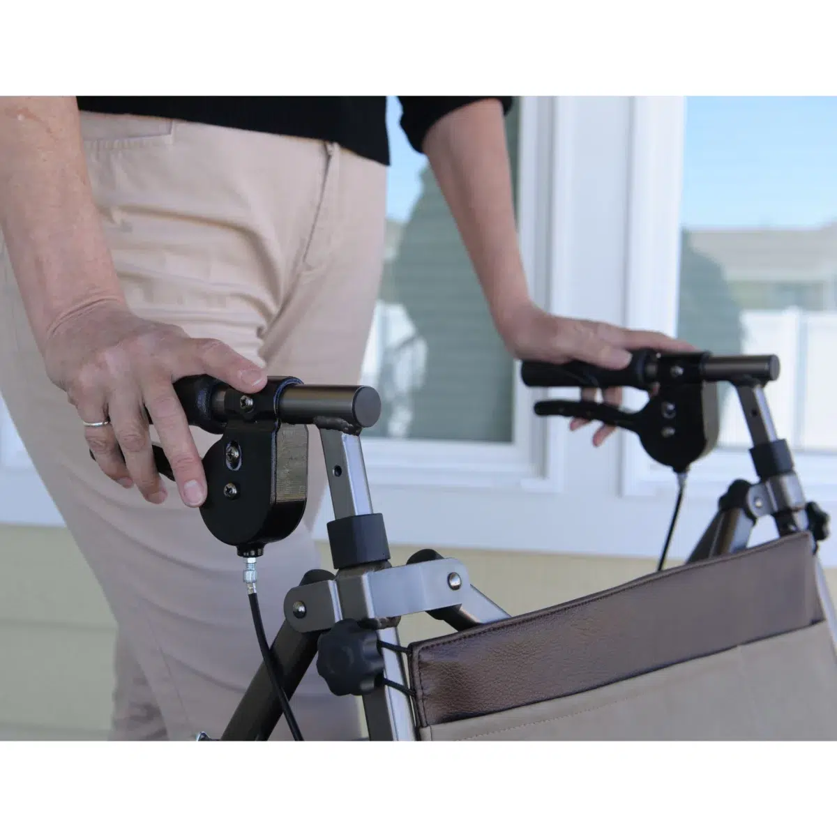 Elite Travel Rollator - Image 4